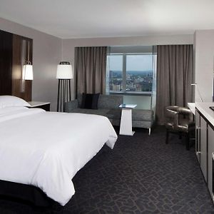 King Room Tub Mobility Hearing Access